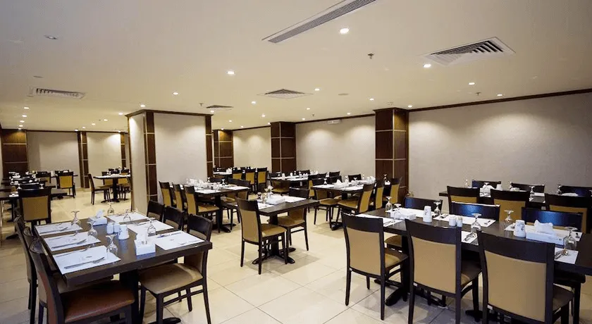  Ramada Dar Al Fayzeen /Similar